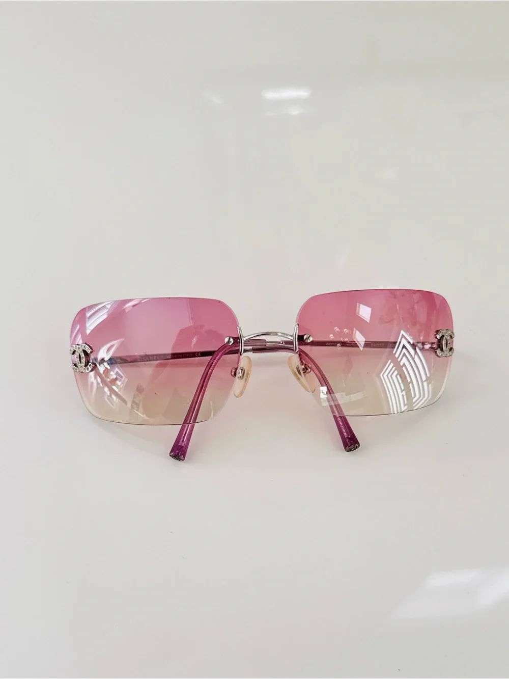 Like New 🍒 Authentic Vintage Chanel rimless CC crystal sunglasses